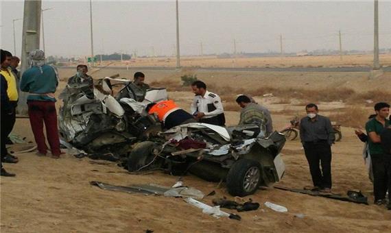 برخورد خودرو با تیر برق درنوشهر یک کشته برجای گذاشت
