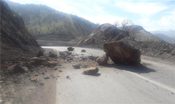 رانش کوه چند روستای منطقه ولوپی سوادکوه را مسدود کرد