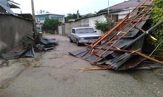 سقف حدود 350 خانه در مازندران بر اثر تندباد آسیب دید