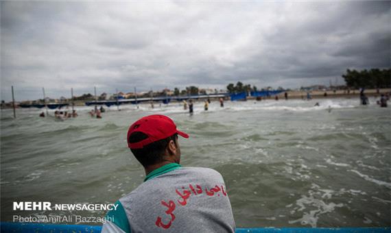 نجات 44 نفر از غرق شدن در دریای مازندران