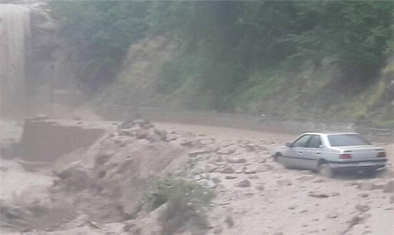 2 کشته ومفقودی براثر بارش سیل آسا/‏‬ راه 2 روستای آمل مسدود است