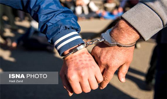 دستبند پلیس بر دستان سارق مسافرنما در ساری