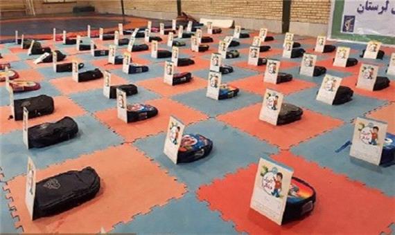 2300 بسته کمک‌آموزشی بین دانش آموزان نیازمند خرم‌آباد توزیع شد