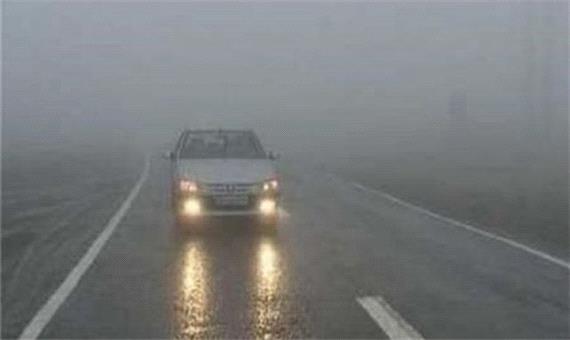 جاده‌های مازندران، لغزنده و مه آلود/ طرح ممنوعیت تردد همچنان ادامه دارد