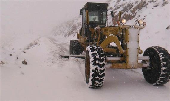 برف و کولاک محورهای شمالی دامغان به استان مازندران را مسدود کرد