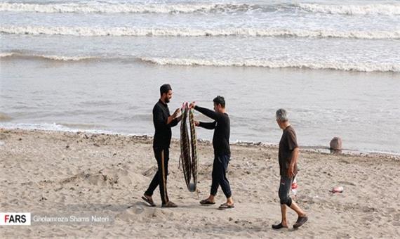 نجات 50 نفر از غرق شدن در دریای مازندران