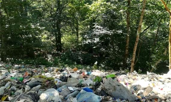 زنگ خطر جدی انباشت زباله‌ها در غرب مازندران/وقتی روزانه 100 لیتر آلودگی در رگ‌های زیرزمینی جاری می‌شود+فیلم