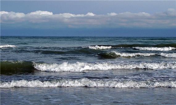کاهش ارتفاع موج در دریای خزر