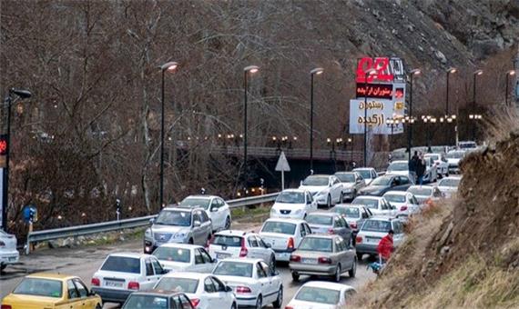 ترافیک سنگین در آزادراه قزوین – کرج/ تردد روان در محور‌های چالوس و هراز