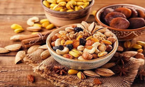 آیا خوردن گرمی باعث جوش زدن می شود؟
