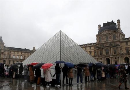 دستگیری سارقان جواهرات ناپلئون از موزه لوور فرانسه