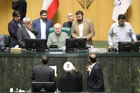 ادامه واکنش‌ها به اظهارات جنجالی قالیباف علیه روحانی و ظریف | کوچک زاده بود که در مجلس فریاد زد «مرگ بر فریدون»