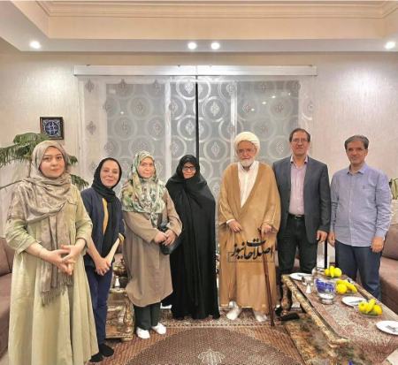 کروبی در دیدار با فرزندان موسوی و رهنورد: برخی در مجلس برای پوتین یقه پاره می‌کنند