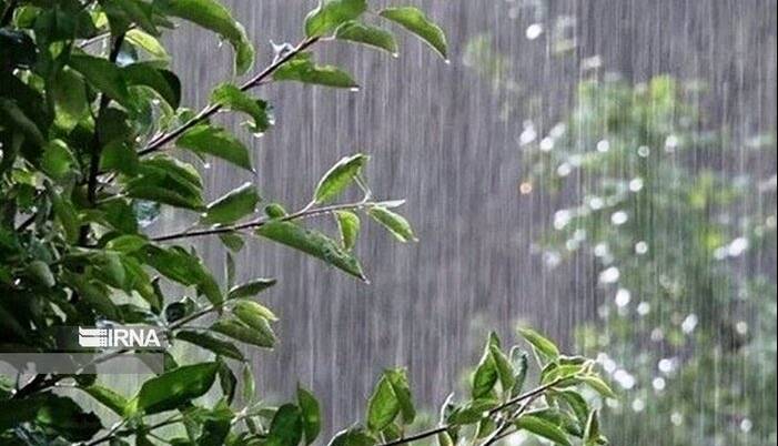 رگبار باران در نوار شمالی/ دریای خزر مواج می‌شود