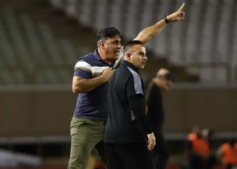 خلیفه اصل: بخاطر بازیکنانم کلاه از سر برمی‌دارم