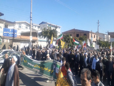 همدلی مردم و دانش‌آموزان بهشهری در راهپیمایی ۱۳ آبان