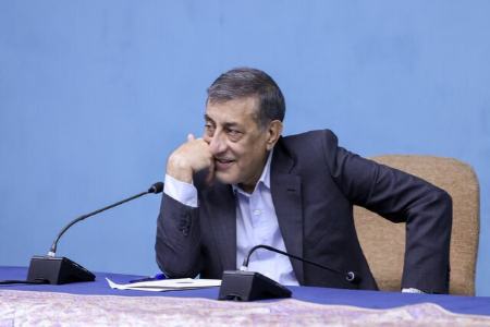 معاون پزشکیان: بیشتر مردم دغدغه سیاسی ندارند؛ مردم نان، گوشت و برنج می‌خواهند