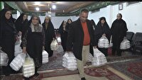 پخت ۳۰۰ پرس غذای گرم و تحویل به نیازمندان