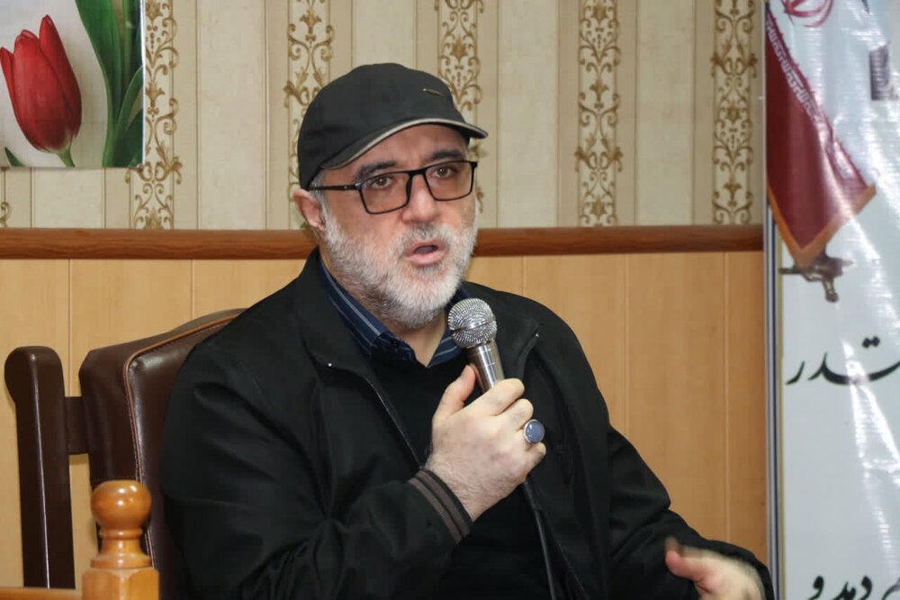 معاون نیروی دریایی سپاه: بر آسمان، سطح و زیر آب‌های تنگه هرمز احاطه داریم