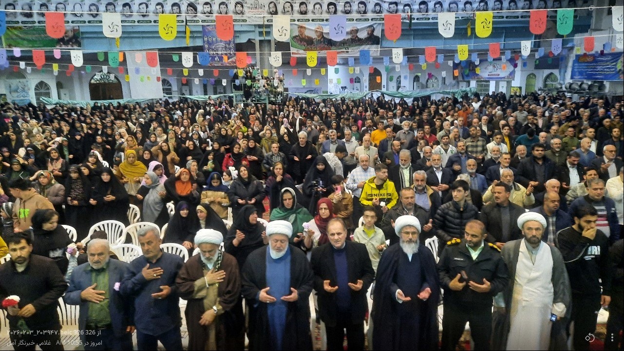 توزیع کیک نیم تنی میان ۵ هزار نفر در جشن نیمه شعبان آمل