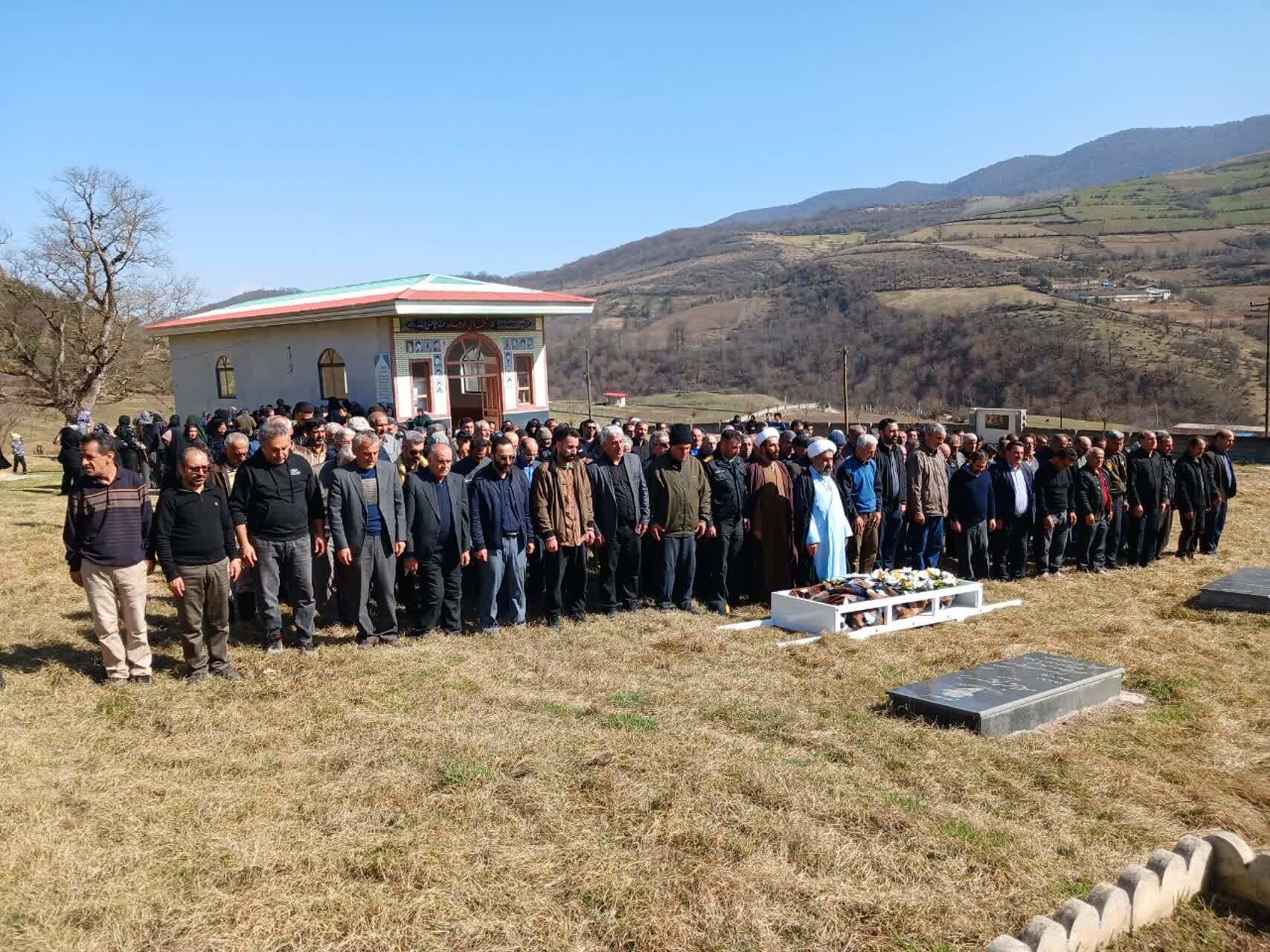 وداع مردم دودانگه ساری با آخرین مادر شهید روستای جورجاده