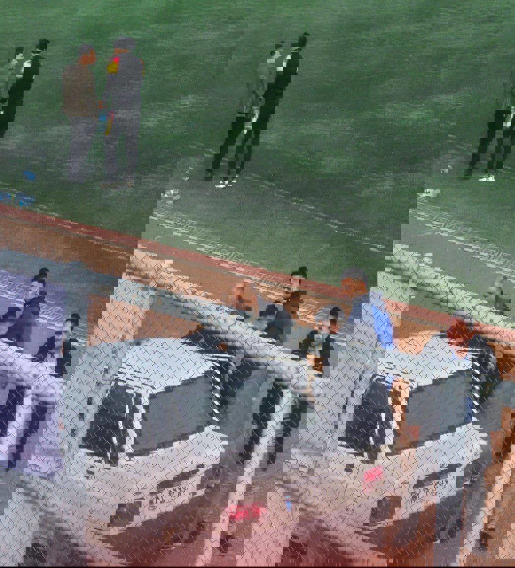 حمل مصدوم با پراید در لیگ فوتبال