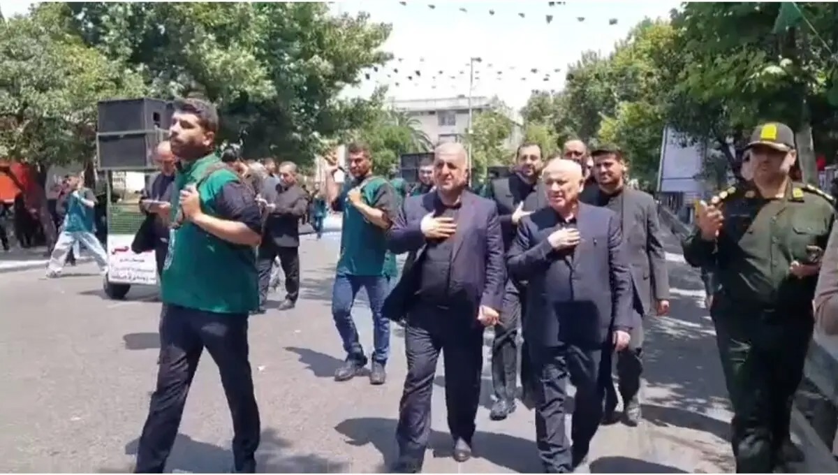🎬 استاندار مازندران در میان خیل عاشقان حسینی و دسته های عزاداری
