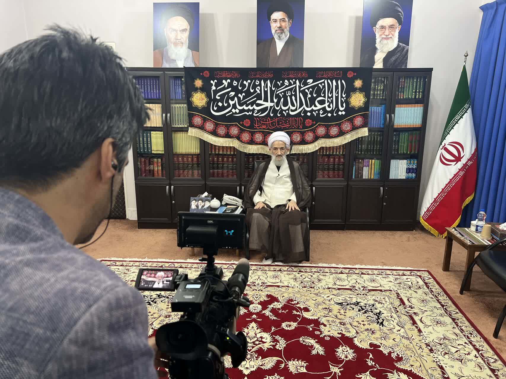 مردم با حضور باشکوه، حق رهبر شهید را ادا کنند