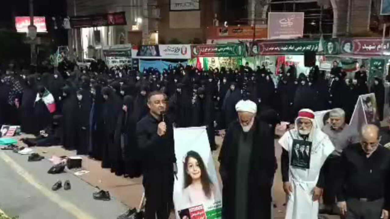 اقامه نماز لیله الدفن برای امام شهید در چالوس