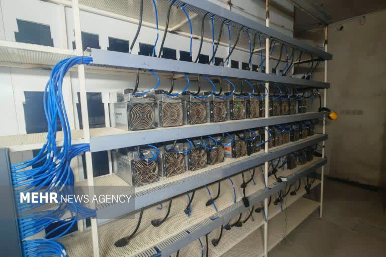 فعالیت یک مرکز غیرمجاز استخراج رمز ارز سبب آتش سوزی در ساری شد