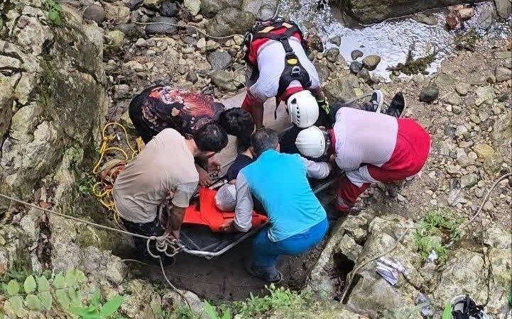 سقوط وانت‌مزدا به رودخانه در جنگل سوتراش ۹ مصدوم برجای گذاشت