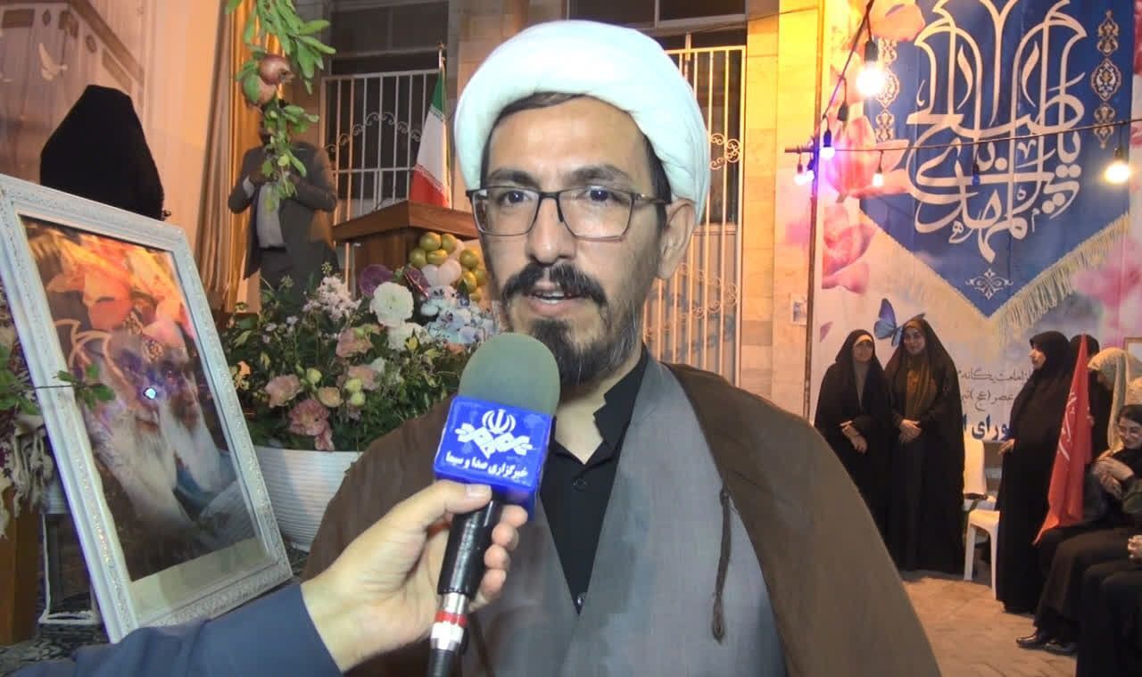رونمایی از نمایش هنری قرآن‌های سوخته جنگ رمضان در کلارآباد مازندران