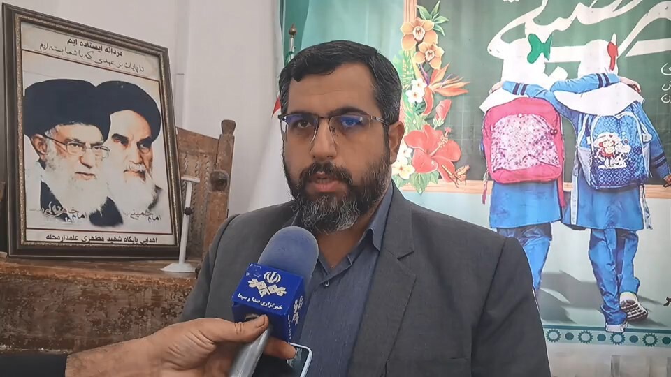 توزیع بسته‌های تحصیلی میان دانش‌آموزان نیازمند بهشهر
