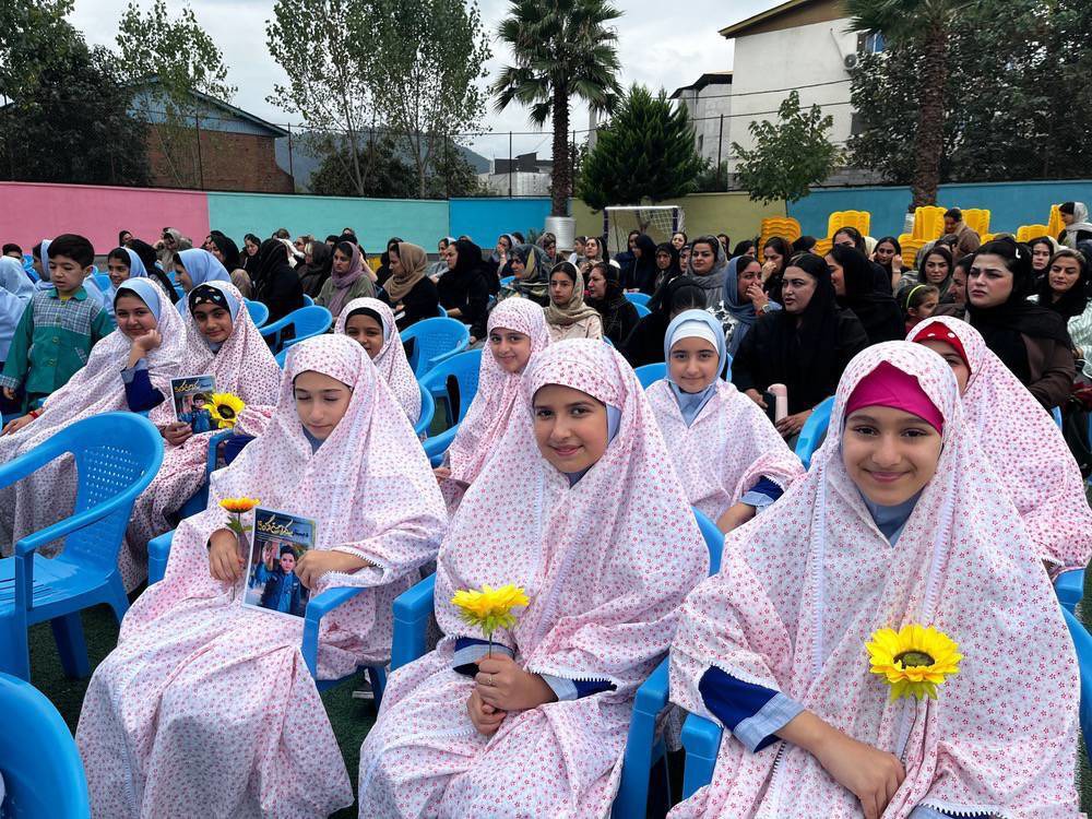 گرامیداشت شهدای دانش‌آموز میناب در آیین آغاز سال تحصیلی آمل