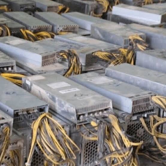 توقیف ۱۱ دستگاه استخراج غیرمجاز رمزارز در آمل
