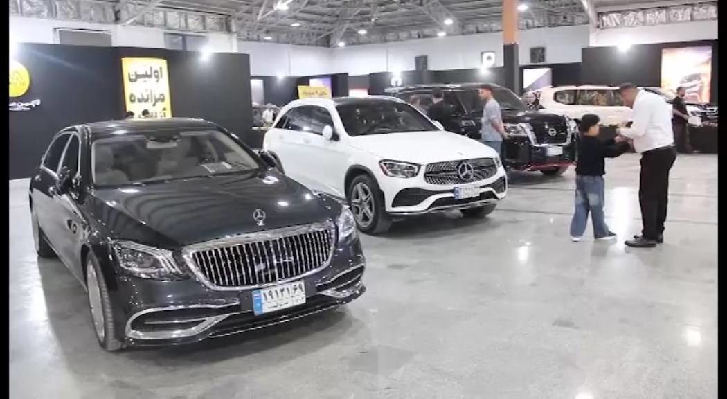 گشایش نمایشگاه خودرو منطقه آزاد مازندران در قائم شهر