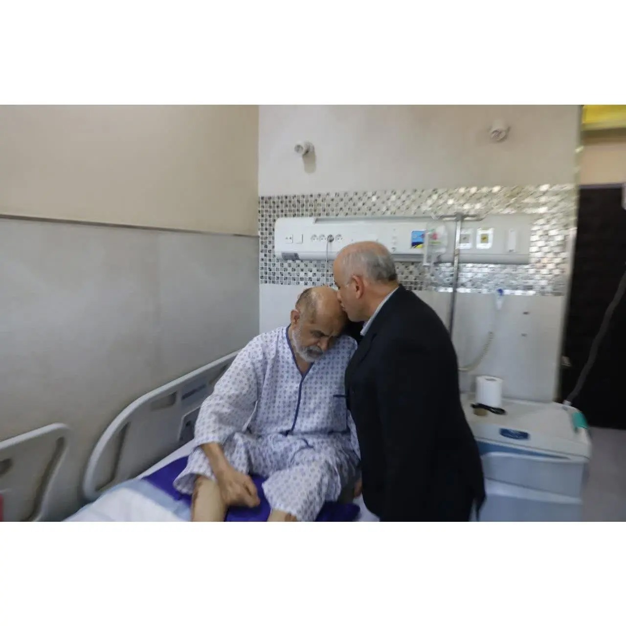 استاندار مازندران بر رسیدگی ویژه به حماسه سازان ایران اسلامی تاکید کرد