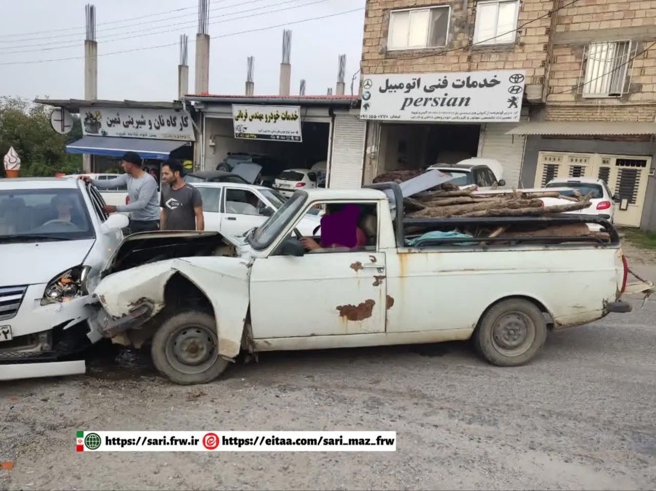 توقیف پیکان وانت حامل چوب‌آلات جنگلی قاچاق در ساری